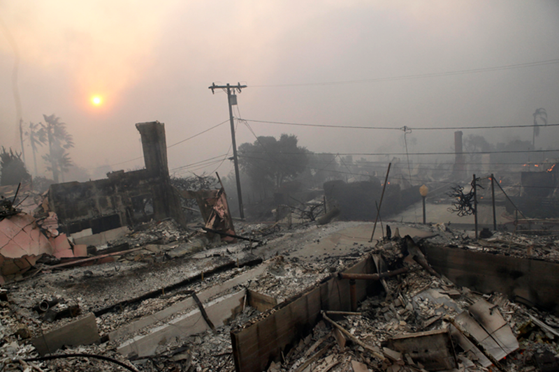 The remains of several homes in Ventura, CA. (Image: AP)